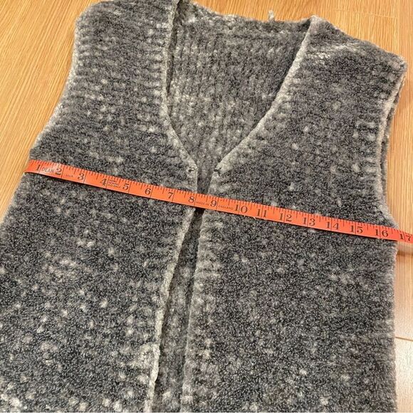 Vintage Chenille Knit Vest Grey - S/M - Picture 13 of 14